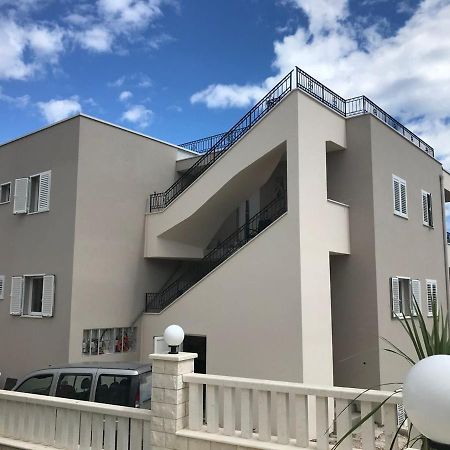 Apartment Lizzi. トロギール エクステリア 写真
